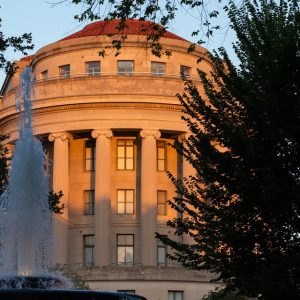 Business, Labor Square Off Over AI’s Future in American Workplace