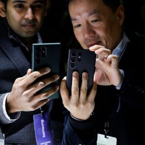 The AI Boom Isn’t Breaking the Memory-Chip Slump—Yet