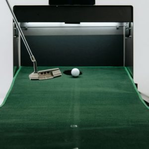 This $599 Putting Green Improved My Golf Game. It Might Work For You.